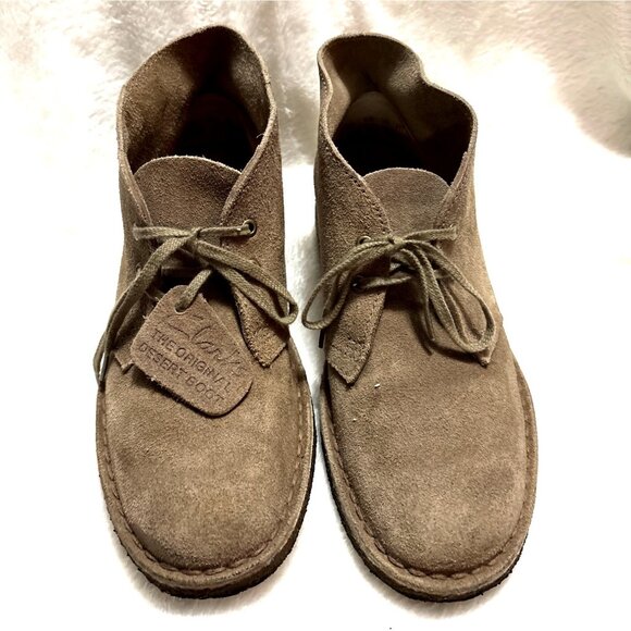 Clarks Mens Desert Boots Size 7.5 Natural Crepe Sole Beige Suede Leather Upper - Picture 1 of 9